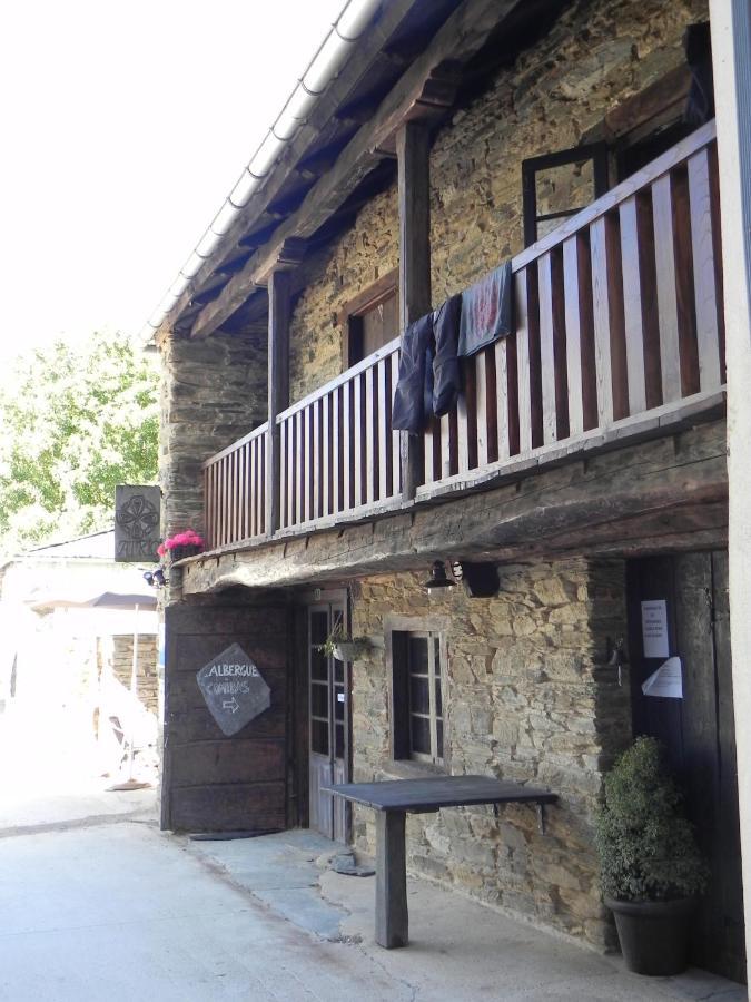 Albergue Atrio ตริอากาสเตลา ภายนอก รูปภาพ